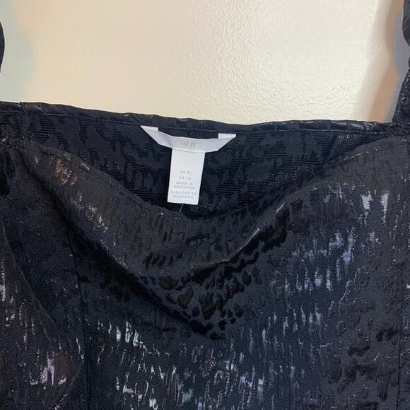 H&M Jacquard Metallic Black Blouse with Puffy Sleeves Size XL - Picture 4 of 6